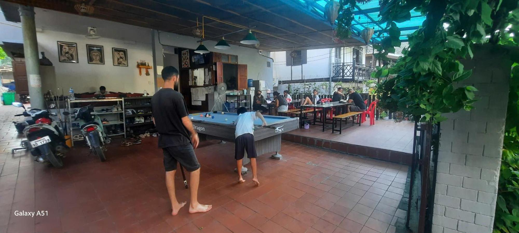 Aurora Backpackers Hostel Luang Prabang Exterior foto